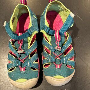 KEEN BIG KIDS NEWPORT PINK, LIME GREEN, TURQUOISE OUTDOOR WATER SANDAL. Size 6 Y